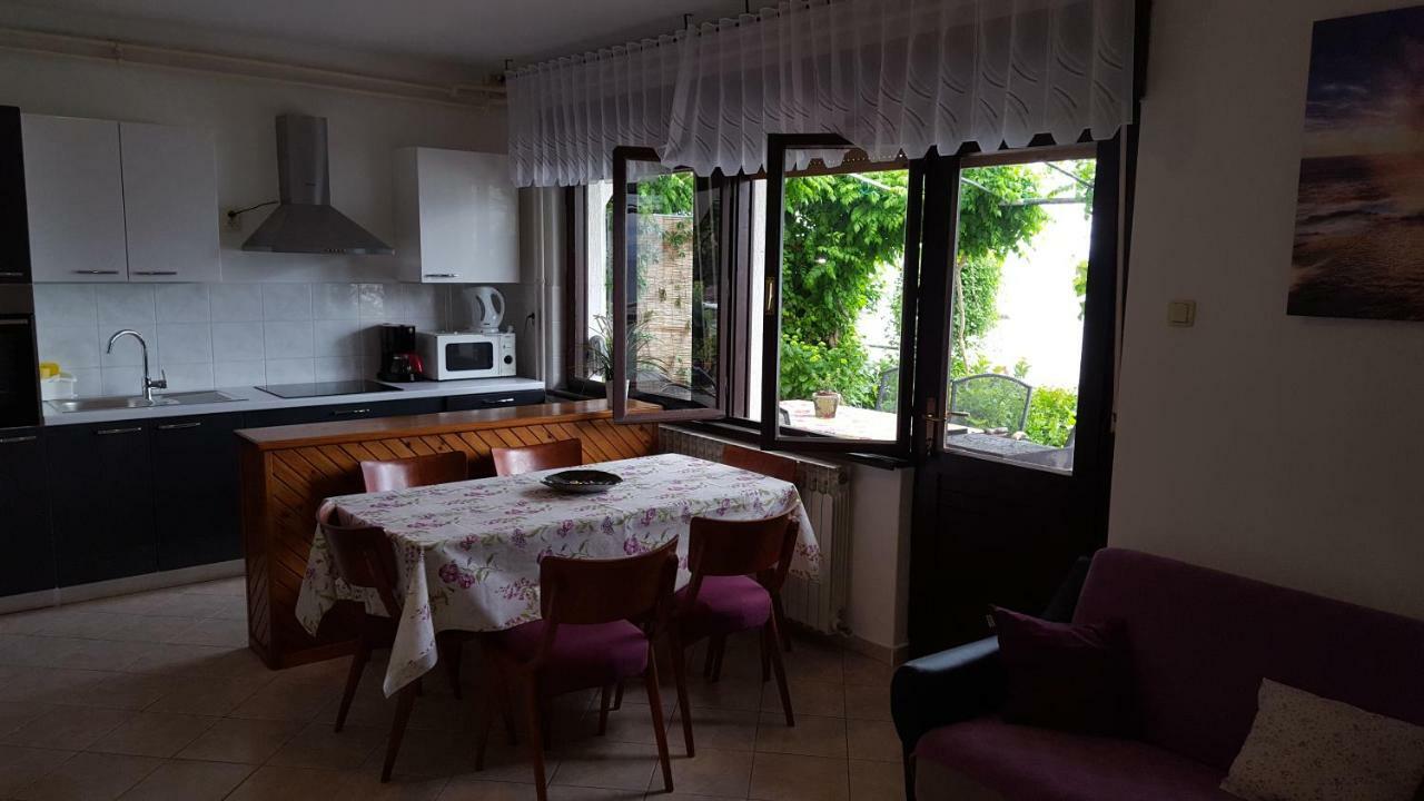 Apartmani Marenda Supetarska Draga Zewnętrze zdjęcie